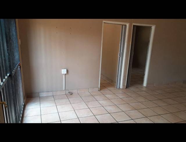 3 BEDROOM HOUSE FOR SALE IN BRACKENHURST